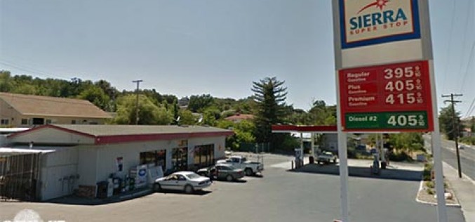 Man with a big knife taken down without shots fired