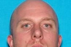 Sex offender targets tanning salons