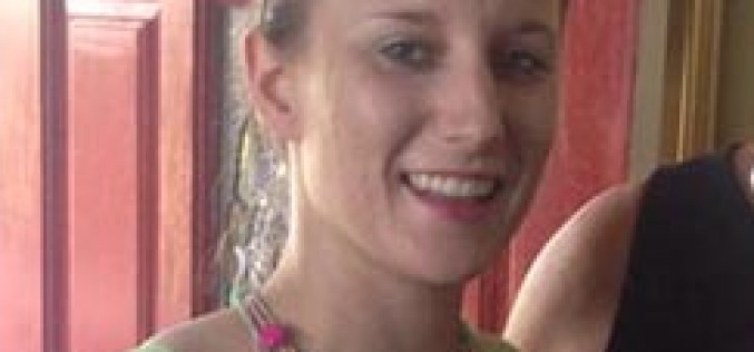 Female renter steals blank checks from elderly victim