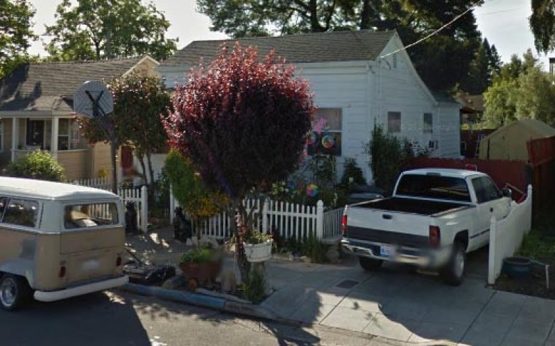 Couple out for a few burglaries runs into a problem