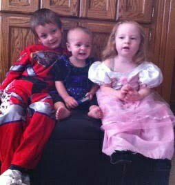 Botta's three children, image from GiveForward.com