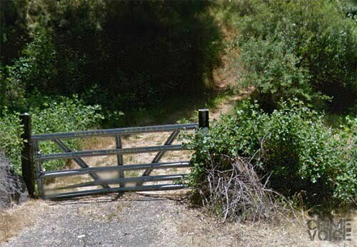 The gate to the property is quite clear - No Trespassing.