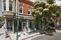 Duo wanted in jewelry store robbery