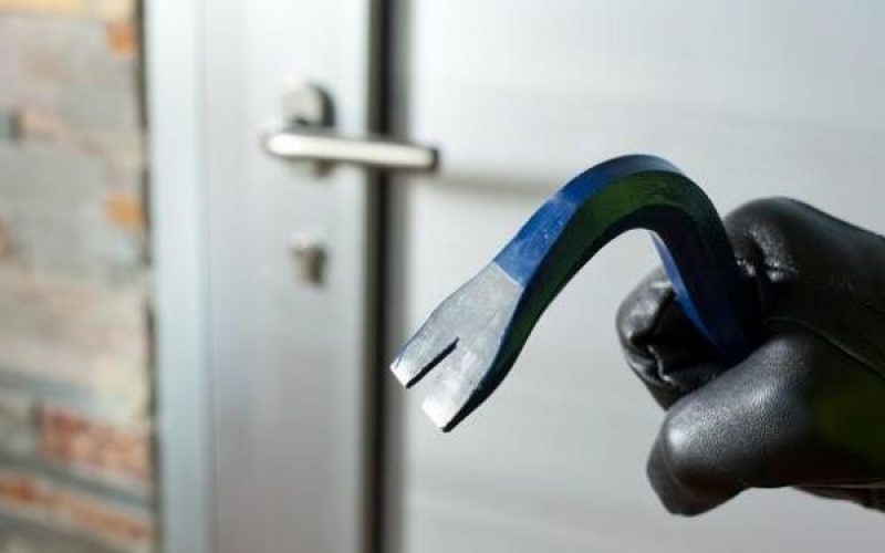 San Rafael Woman Returns Home, Interrupts Burglary