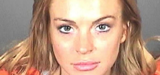 Lohan hosts rooftop BBQ while doing time