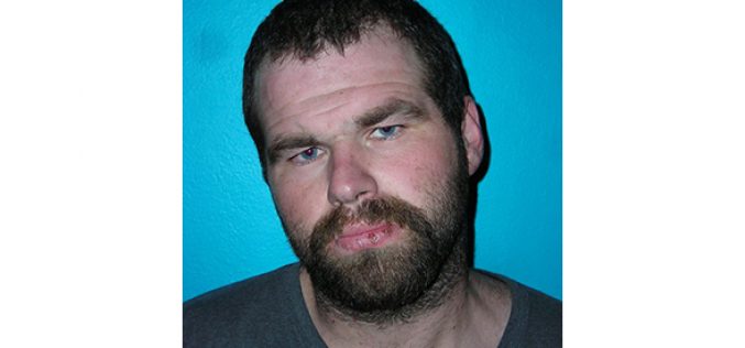 Man attacks acquaintance with fake gun