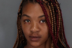 Four in a car with three handguns