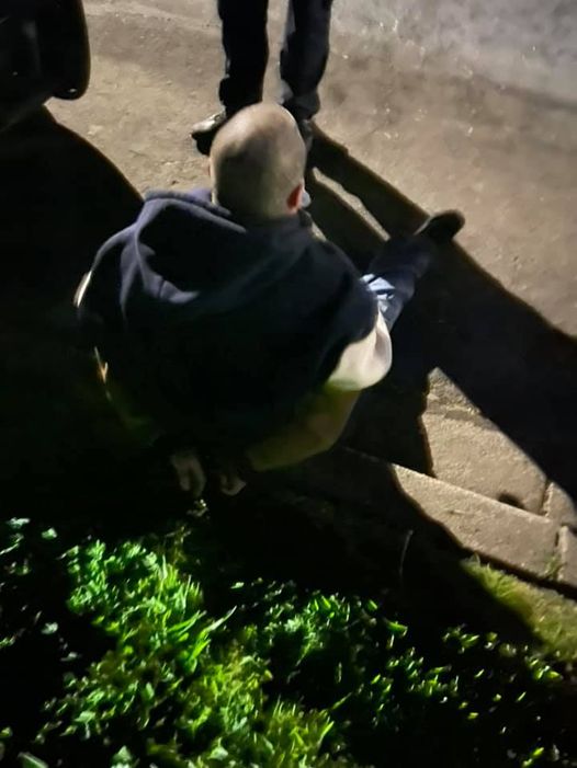 Man with warrant tries to hide and flee | Crime Voice