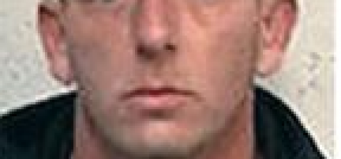 Unregistered sex offender eldues police until the next day