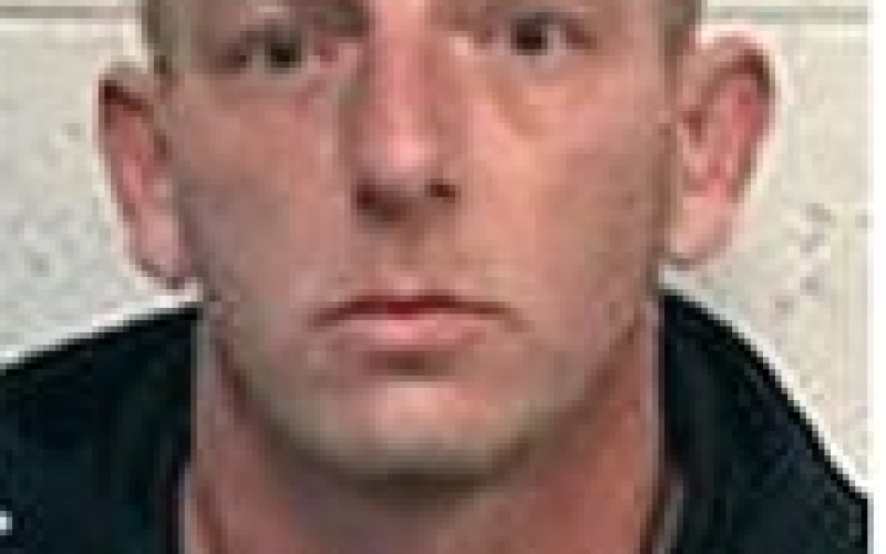 Unregistered sex offender eldues police until the next day