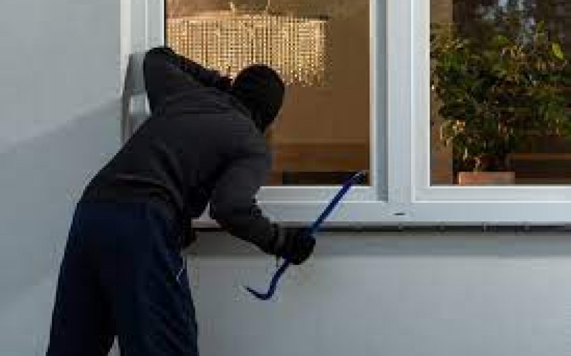 Intoxicated man attempts residential burglary