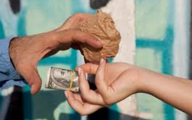 Car passenger nabbed as a drug dealer