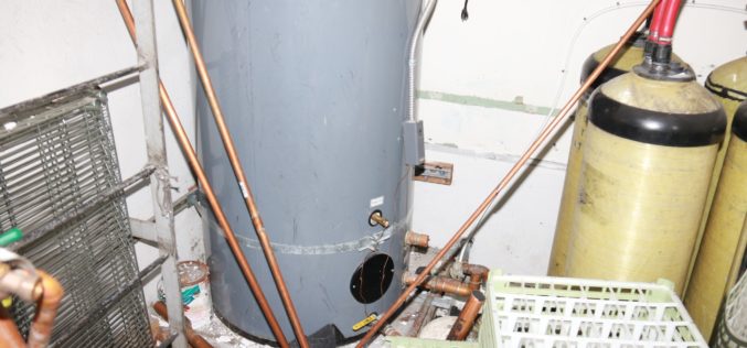 2 suspects caught for copper wire theft after 1 suspect fell through ceiling 