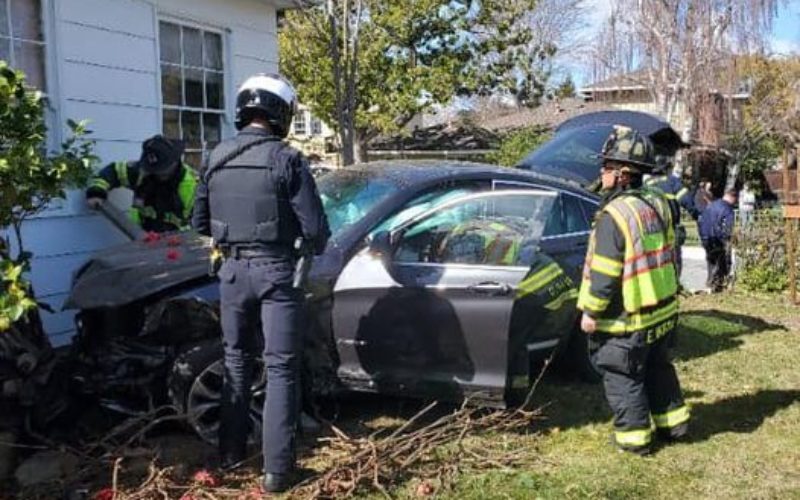 Pair of Thieves Arrested after Crashing Stolen Vehicle