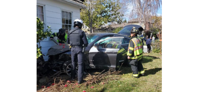 San Mateo PD: Suspects arrested after leading officers on pursuit, crashing stolen car