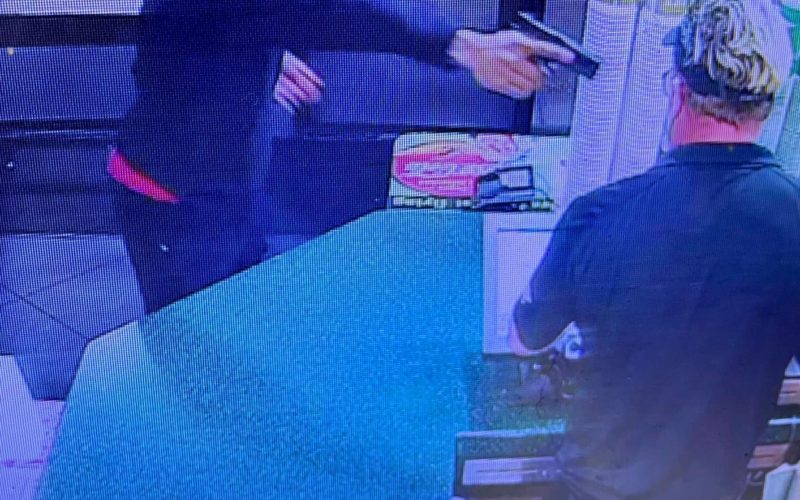 Wingstop armed robber caught just after his crime