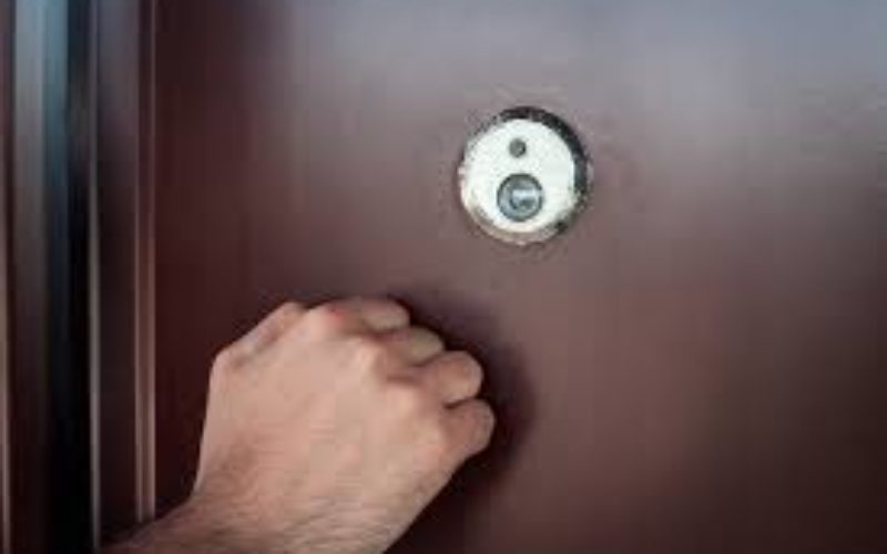 Six South American “Knock-Knock” Burglars Caught