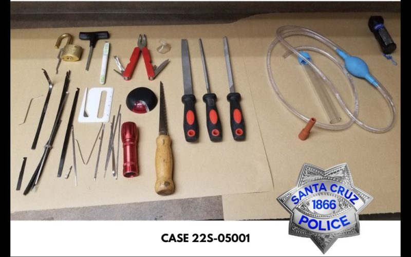 Santa Cruz Police: Alleged burglar caught in the act