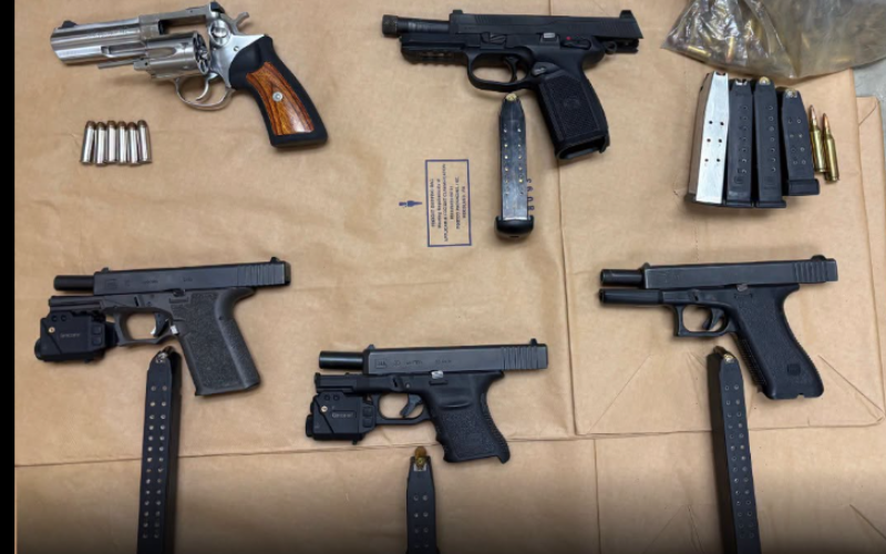 Convicted Felon Arrested for Possession of 5 Guns
